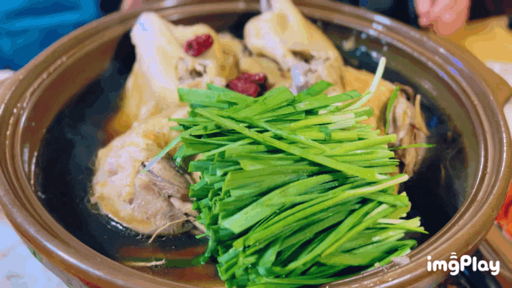  여주 대표 맛집 소나무집에서 즐기는 보양식 "소나무집"