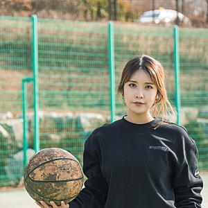 디스커버리 여성 트레이닝 세트 맨투맨&조거팬츠 봄코디 완성