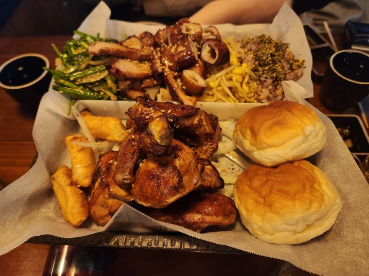 이수역 맛집 치킨과 막창을 동시에 먹고 싶고 안주에서 숯불 향을 느끼며 분위기까지 좋은 곳 찾는다면 이수치막! 이수역 맛집 치킨과 막창을 동시에 먹고 싶고 안주에서 숯불 향을 느끼며 분위기까지 좋은 곳 찾는다면 이수치막!