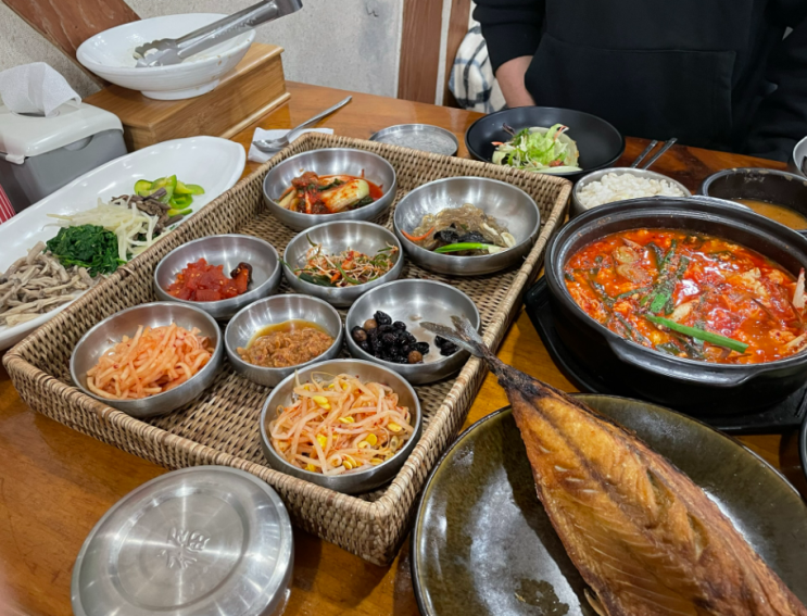  [소소리뷰] 앞산 한식 맛집 '옹기보리밥 곤지곤지'