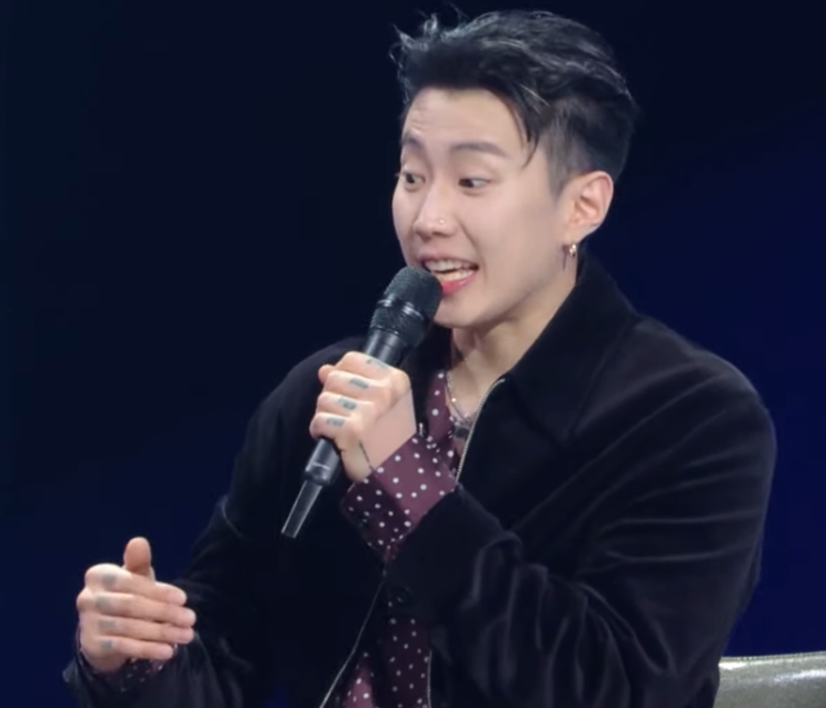 자신의 타투에 대해 이야기하는 박재범 자신의 타투에 대해 이야기하는 박재범