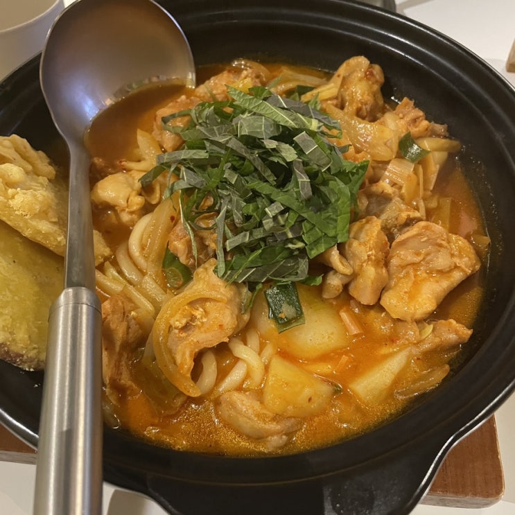  서대문에서 막걸리 제~일 맛나는 찰리주막 신촌점에서 신촌 데이트 갈기고! 신촌 슬러쉬막걸리도 함께 먹었어요!