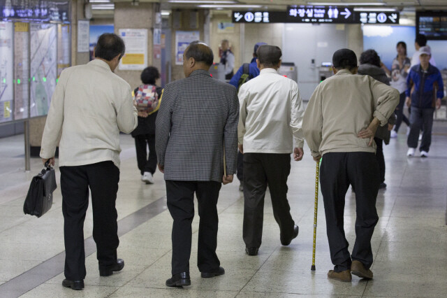 손익만 따질 수 없는 ‘대중교통 노인 무임승차’ 핵심 쟁점은? 손익만 따질 수 없는 ‘대중교통 노인 무임승차’ 핵심 쟁점은?
