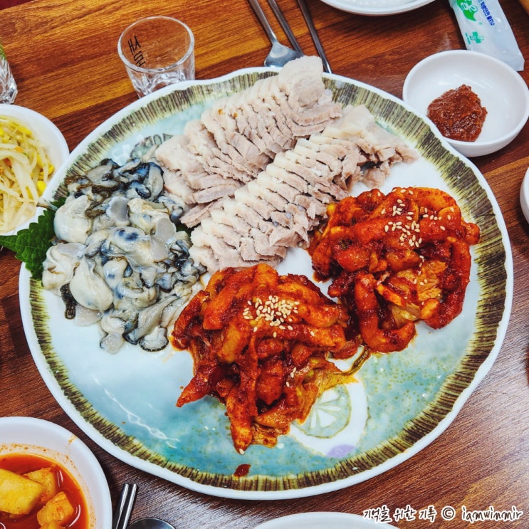 종로 3가 보쌈 맛집, 감자탕이 서비스 삼해집