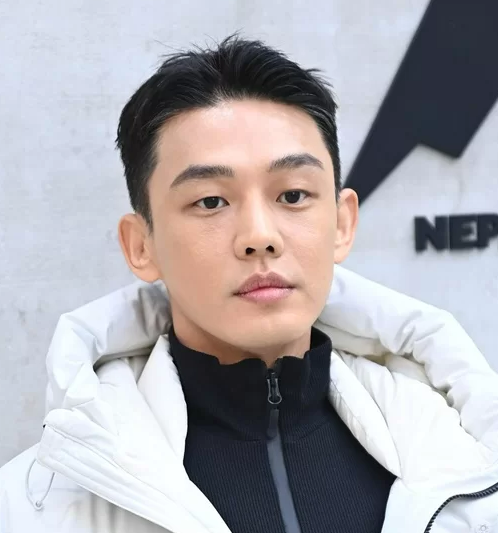 <b>유아인</b> <b>프로포폴</b> 논란에 이어 '병역특혜 조사해달라' 피고발까지?