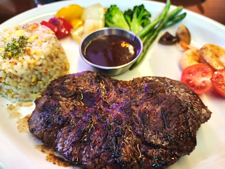 부천 상동역 스테이크와 파스타 맛집 트웰브12 가족외식 후기