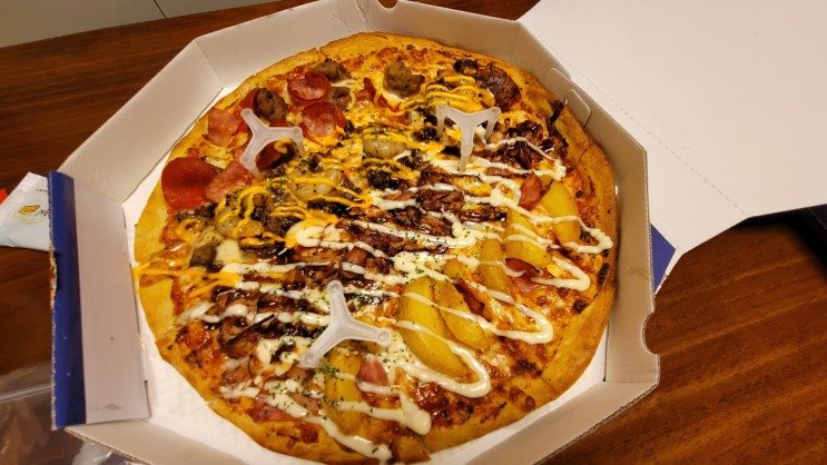 격리중 배달음식 첫번째 선택은 피자입니다. 피자인류의 베스트 메뉴인 토핑플렉스