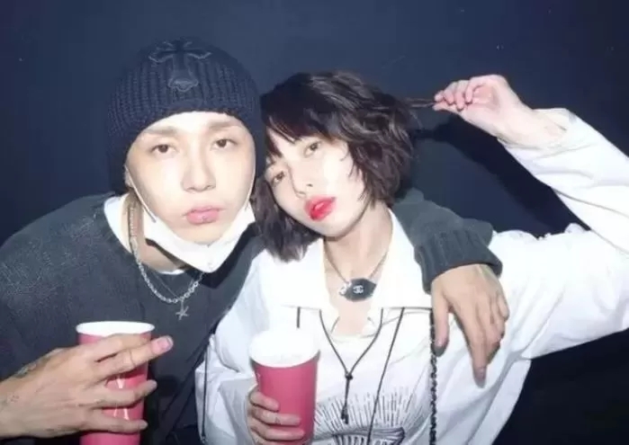 '재결합설' 침묵 중인 현아던, 최근 함께 손잡고 전시회 동행 "감동적이야" '재결합설' 침묵 중인 현아던, 최근 함께 손잡고 전시회 동행 "감동적이야"