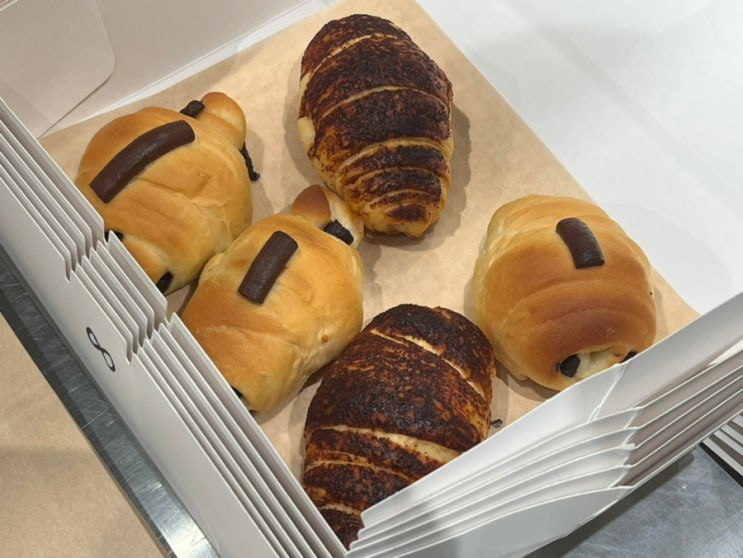  여의도 더현대 팝업, 아카렌가 베이커리 소금빵 맛집!