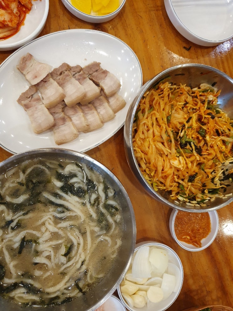 대전 동구 중동 대전역 가성비갑 5천원 칼국수 수육 맛집 김화칼국수 대전 동구 중동 대전역 가성비갑 5천원 칼국수 수육 맛집 김화칼국수