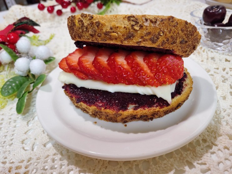 다이어트빵 추천 :: 신라명과 호밀빵 딸기 샌드위치 만드는 방법