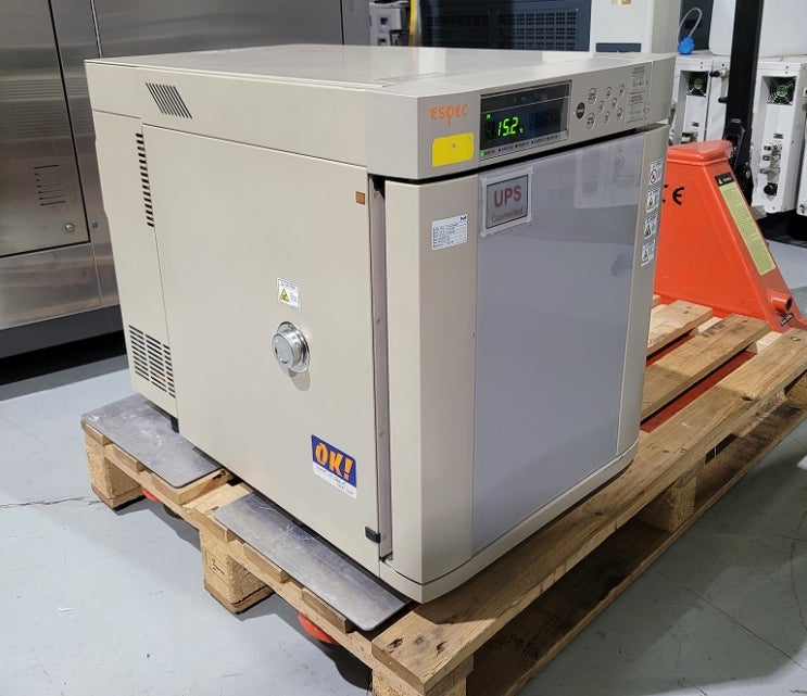  소형항온챔버중고 항온기 ESPEC SU-241