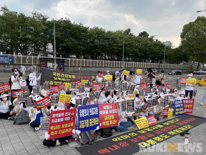 백내장 수술 받았는데…보험금 지급 미루는 DB손보 백내장 수술 받았는데…보험금 지급 미루는 DB손보