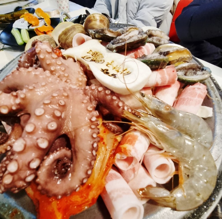  아이들과 가기 좋은 여수 삼합싸다구 명품 돌문어 맛집