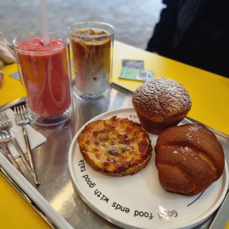 성남 위례, 베이커리 카페 셀 (주차 가능, 주차비 무료). 성남 위례, 베이커리 카페 셀 (주차 가능, 주차비 무료).