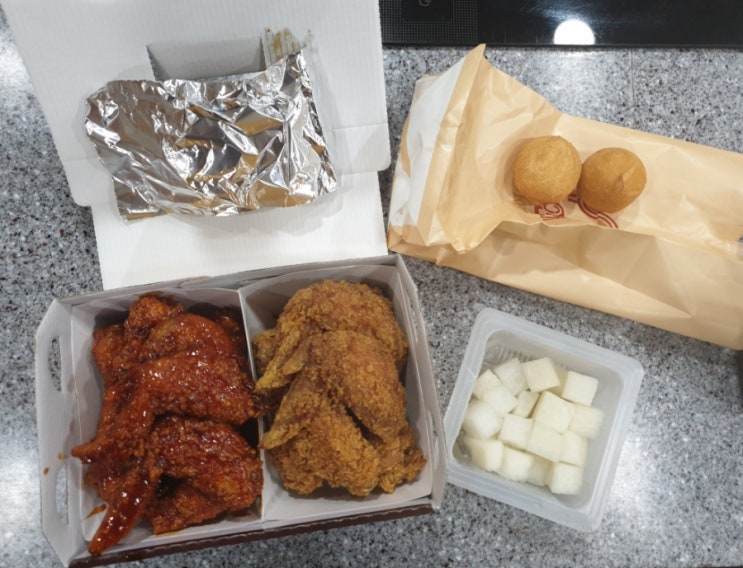 또래오래 갈릭반 핫양념반 콤보 + 리얼치즈볼 내돈내산 솔직후기 (맵찔이시점) 또래오래 갈릭반 핫양념반 콤보 + 리얼치즈볼 내돈내산 솔직후기 (맵찔이시점)