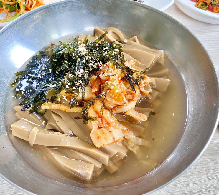  혼밥묵밥. 묵에 밥을 안말면 나쁜사람! 김천 어모묵집