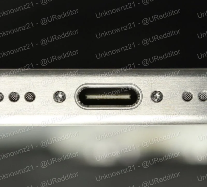 USB 타입C 포트 장착 애플 아이폰15 프로 실물 기기 유출 정보 USB 타입C 포트 장착 애플 아이폰15 프로 실물 기기 유출 정보