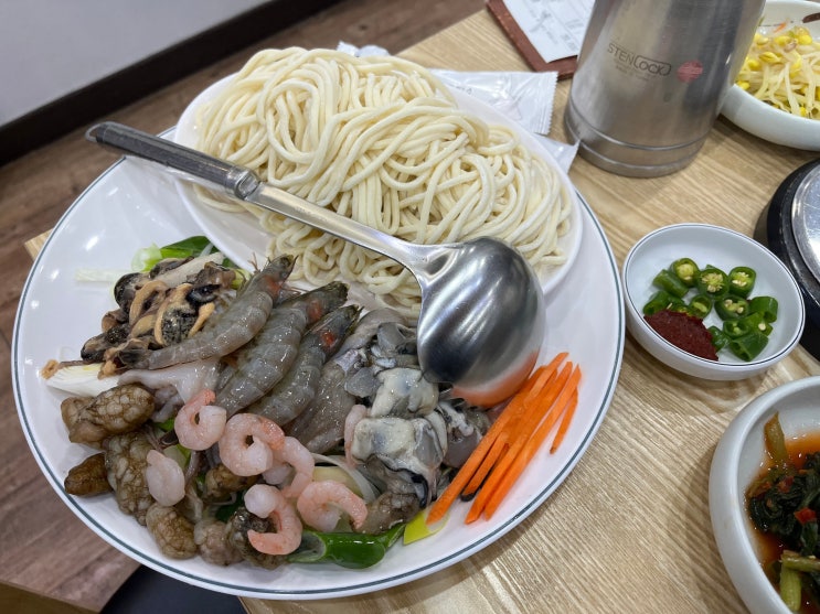  수원 조원동 터줏대감 칼국수 맛집 '백청우칼국수'