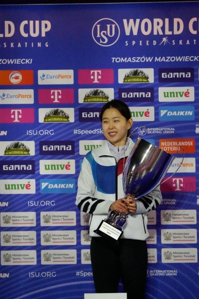 <b>김민선</b> 스피드스케이팅 <b>월드컵</b> 6차 <b>은메달</b>... 종합 1위 확정