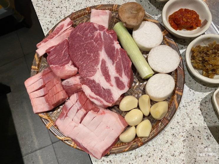  [서울/왕십리역] 성동구 왕십리 돼지고기 맛집 “고기를 품다”