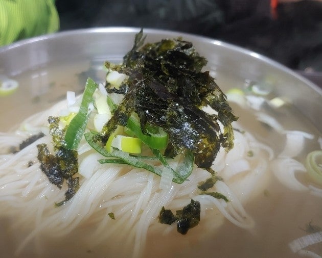  공릉동 멸치국수, 장수 멸치국수, 아이 입맛에 맞는 면과 국물, 주말 저녁을 부담없이 먹는다.