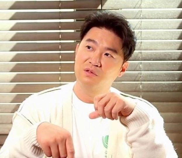 결혼 발표한 '다이나믹 듀오' 래퍼 최자, 전 여자친구였던 '故 설리'와의 과거 재조명 결혼 발표한 '다이나믹 듀오' 래퍼 최자, 전 여자친구였던 '故 설리'와의 과거 재조명