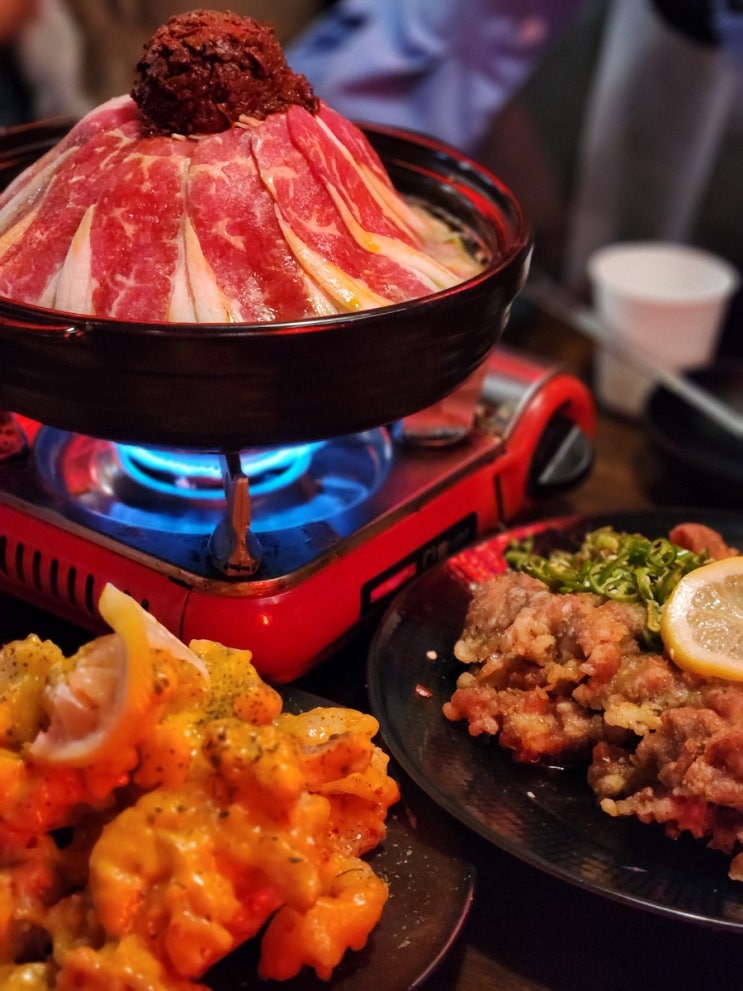  [범계 :: 용용선생] 핫한 홍콩주점 l 화산마라전골 연태토닉 조합 굿