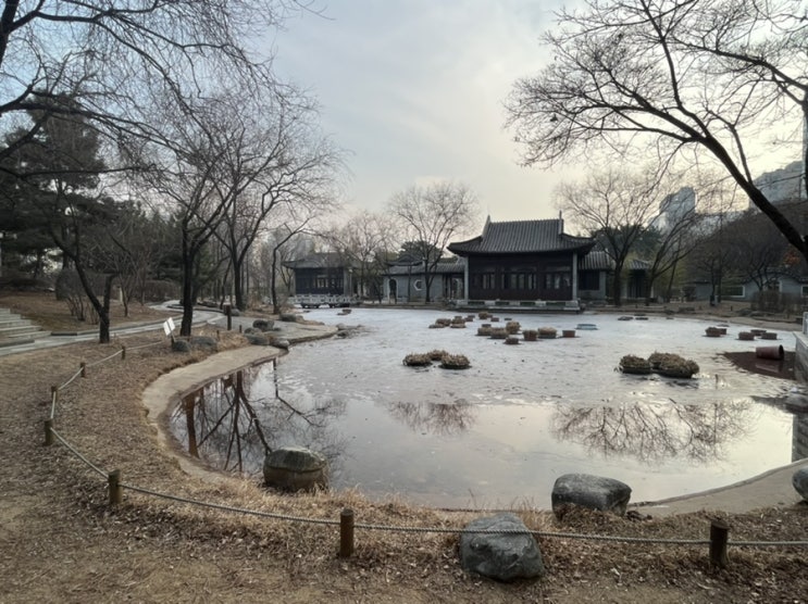 공원 관리가 아쉬웠던 겨울 효원공원 월화원 방문기