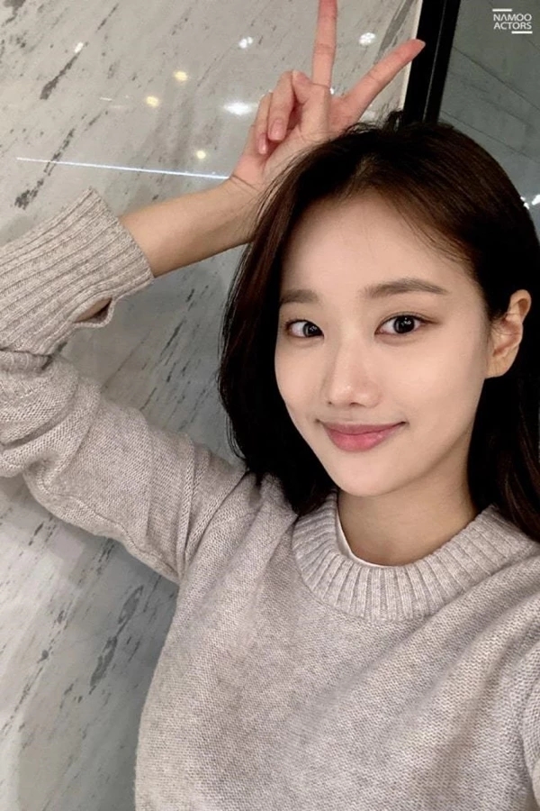 에이프릴 출신 배우 이나은, 2년만에 SNS 재개...'왕따 논란' 꼬리표 떼고 배우로 복귀하나? 에이프릴 출신 배우 이나은, 2년만에 SNS 재개...'왕따 논란' 꼬리표 떼고 배우로 복귀하나?