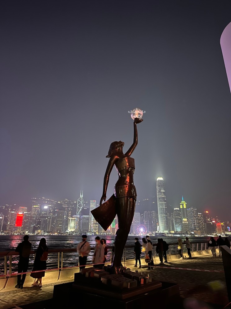 홍콩 스타의 거리, 이소룡동상 위치바뀜 23년1월방문