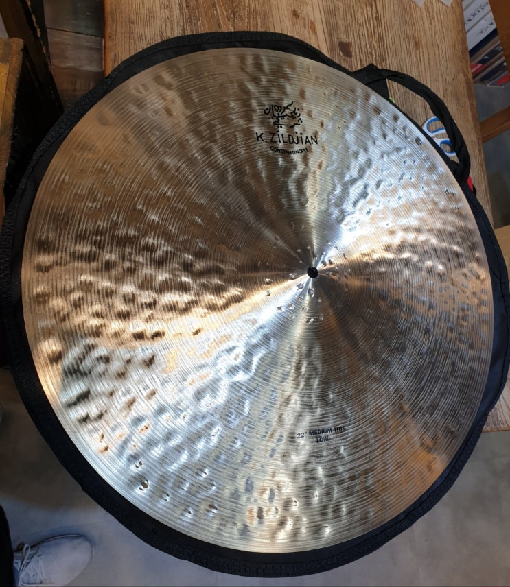  질젼 콘스탄티노플 미디움 씬 로우 라이드 22" (Zildjian Constantinople Medium Thin Low Ride 22") / 모델명 :#K1119