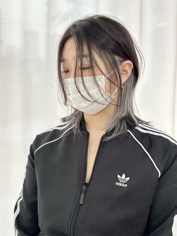  블랙핑크 리사투톤염색 류진 시크릿투톤 이어링염색 애쉬베이지