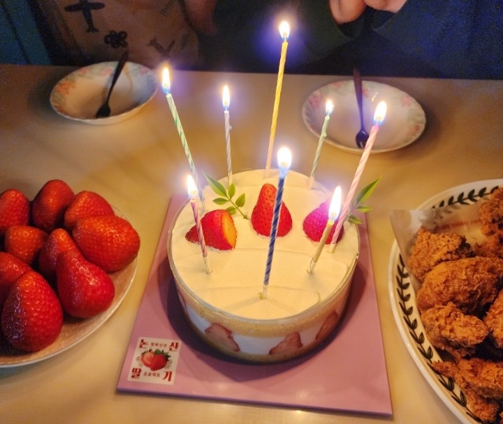  파리바게트 케이크 1호 생딸기프레지에 가격 / 남푠 생일 파뤼 준비했어요