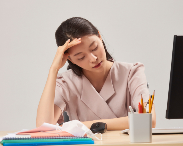 “아픈 것도 조절해서 아프라는 건가요?” 병가도 못쓰는 사회복지사들 “아픈 것도 조절해서 아프라는 건가요?” 병가도 못쓰는 사회복지사들