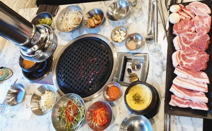  약수역 고기집 숯불로 구운 맛난 한돈 한마리 1번지 정육식당