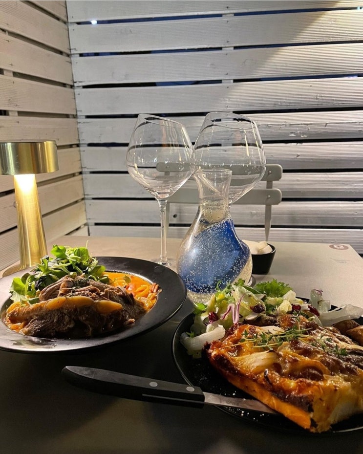  봄에 데이트 하기 좋은 곳~! 분위기와 맛에 취하는 루프탑 파스타 맛집 연남동 블랑누아