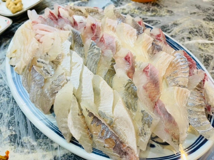  해운대 마린시티 주민들이 기다리면서 먹는 OK횟집
