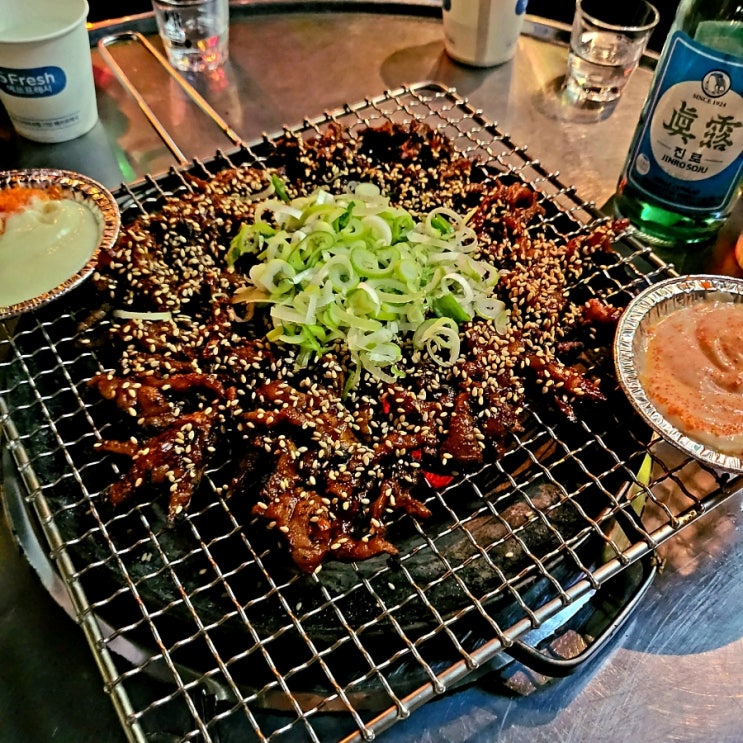  신사 맛집 온달집 본점_닭발 닭다리살 구워 먹는 집