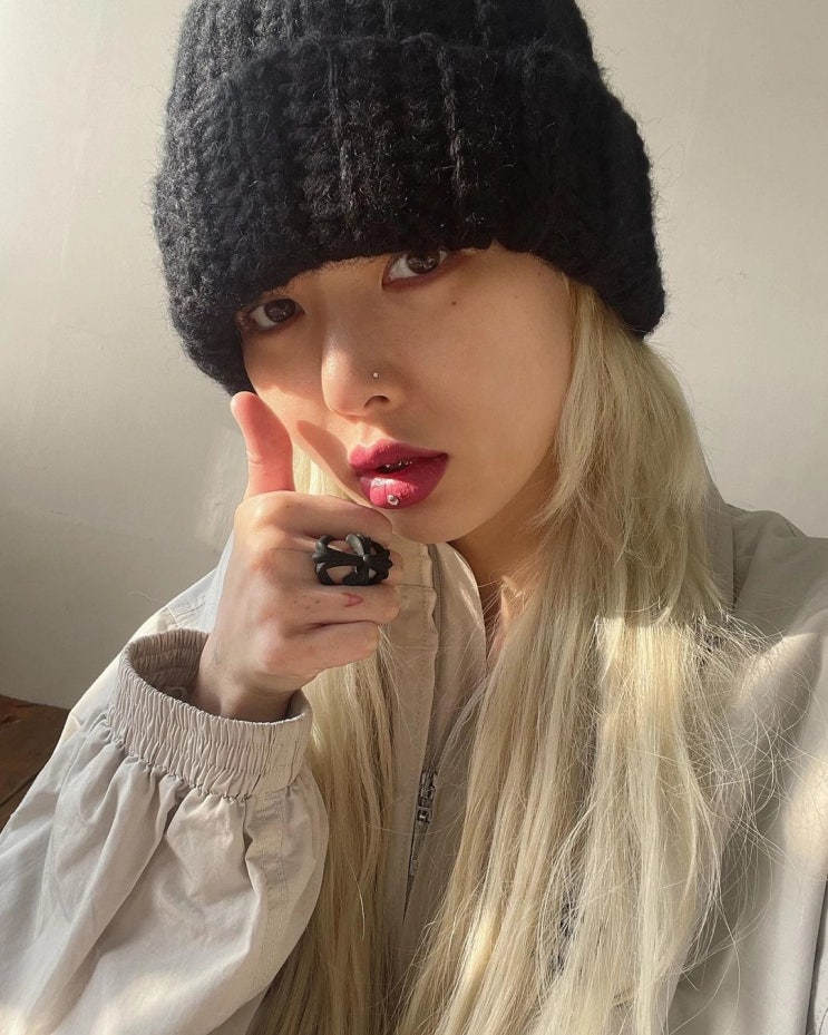 "비겁하고 더럽고 불쌍한" 가수 현아, 던과 재결합설 침묵하더니...은밀한 부위에 핑크 타투 "비겁하고 더럽고 불쌍한" 가수 현아, 던과 재결합설 침묵하더니...은밀한 부위에 핑크 타투