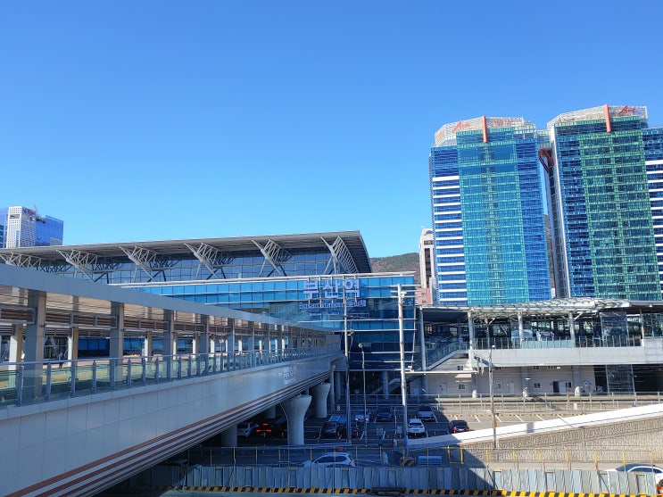 부산광역시 여행 (부산역과 연결된 산책로와 볼거리 : 부산항 하늘광장, 하늘다리, 부산항 국제여객터미널, 친수공원)