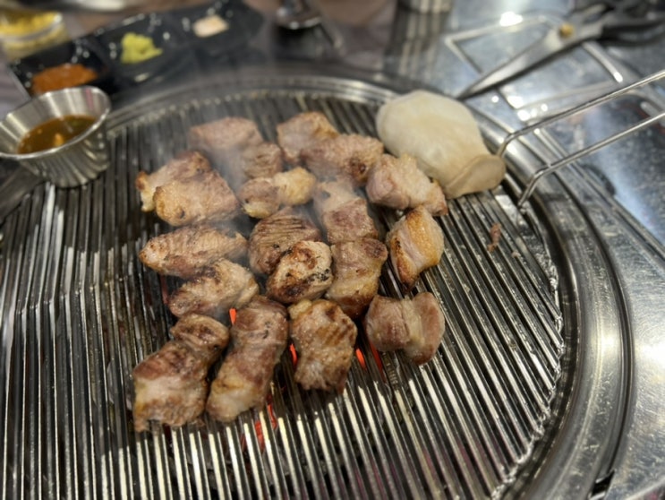  신사역 고깃집 고기두목