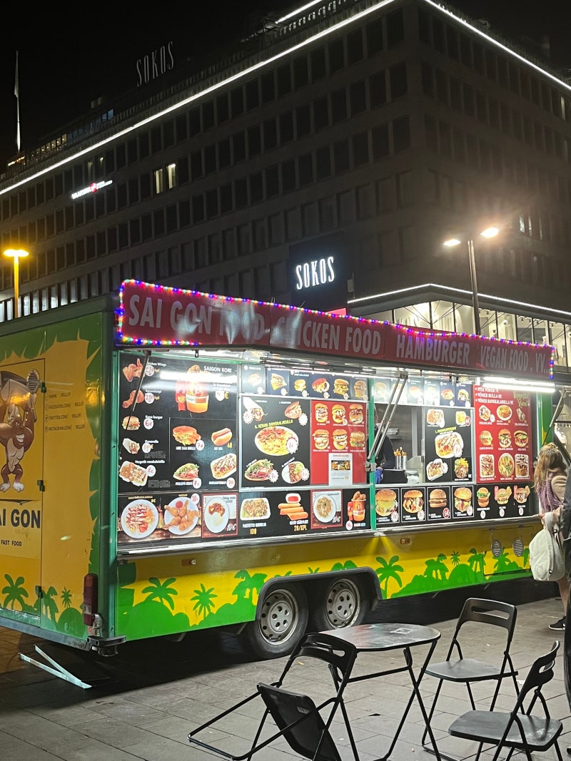 핀란드/헬싱키] 레이오버 여행, 홀리데이 인 헬싱키(Holiday Inn Helsinki), 심야 푸드트럭, 헬싱키 짐보관 : 네이버  블로그