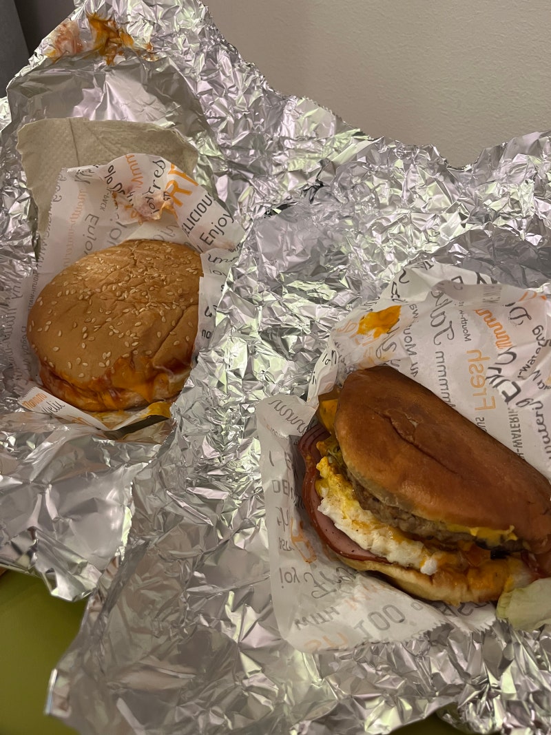 핀란드/헬싱키] 레이오버 여행, 홀리데이 인 헬싱키(Holiday Inn Helsinki), 심야 푸드트럭, 헬싱키 짐보관 : 네이버  블로그