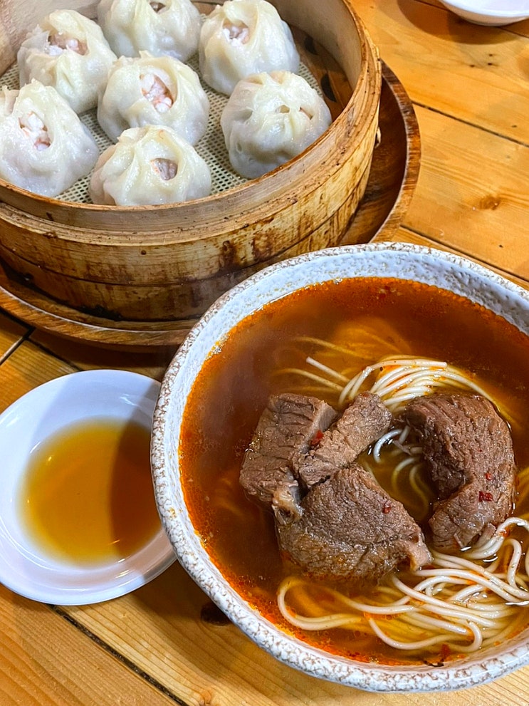  신촌 우육면 샤오롱바오 맛집 - 구복