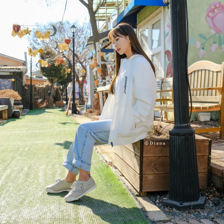 봄 자켓 추천 다이나핏 여성 바람막이 고프코어룩 코디 봄 자켓 추천 다이나핏 여성 바람막이 고프코어룩 코디
