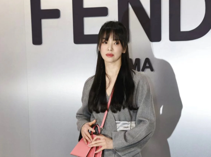 송혜교 Fendi 밀라노 패션 착장 송혜교 Fendi 밀라노 패션 착장