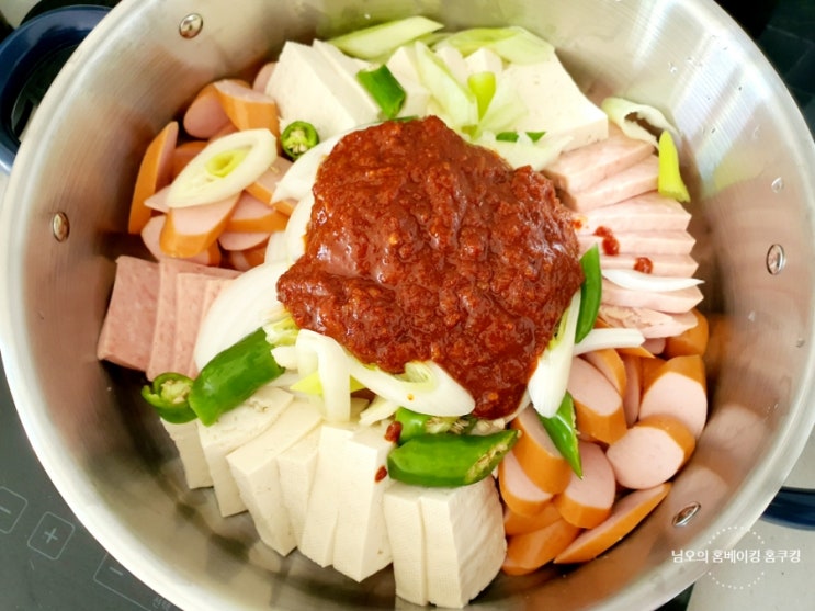  부대찌개 만드는법 맛있는 양념 레시피 우동사리