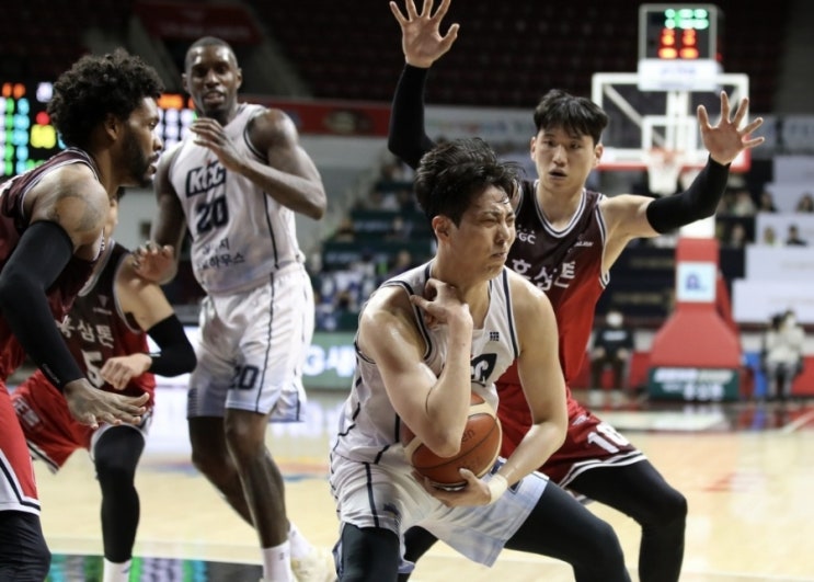 2022-23시즌 KBL 국내 남자 프로농구 2월 23일 전주KCC 서울SK 2022-23시즌 KBL 국내 남자 프로농구 2월 23일 전주KCC 서울SK