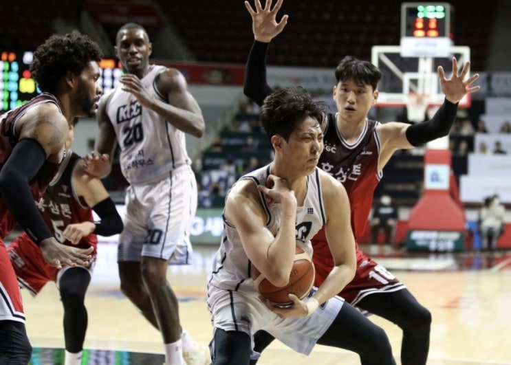 2022-23시즌 KBL 국내 남자 프로농구 2월 23일 전주KCC 서울SK